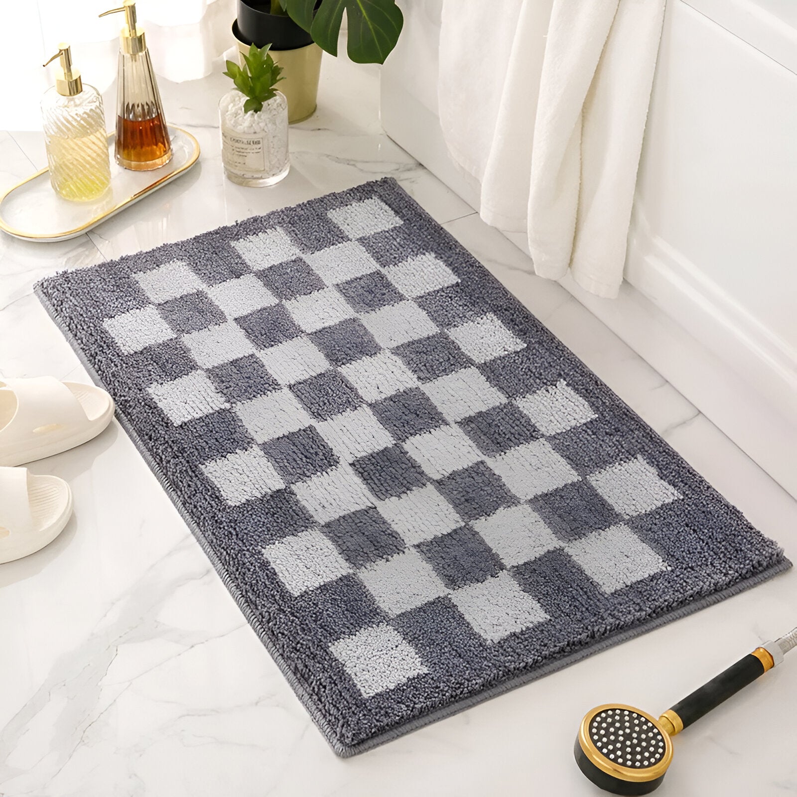 Plush Checkered Bath Mat for Modern Bathroom Decor